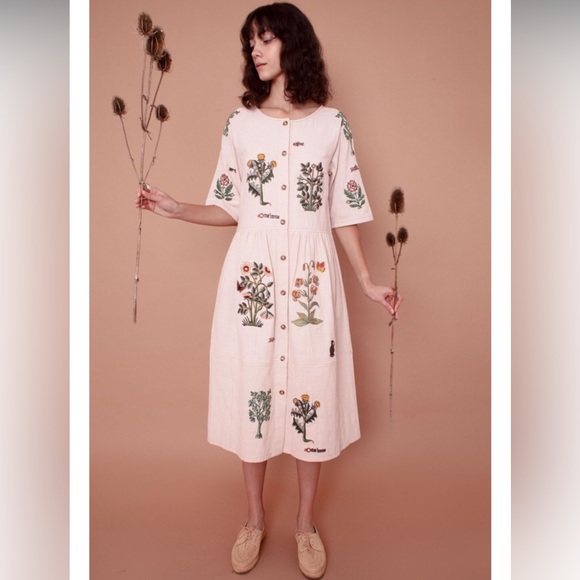 Meadows Dresses & Skirts - NWT Meadows Tudor Rose Dress